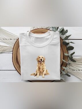Golden Retriever Sitting Graphic Tee | Dog Mom Shirt | Gift